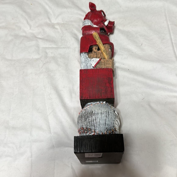 Razorback Baseball Totem, like new, great shape - Picture 4 of 4